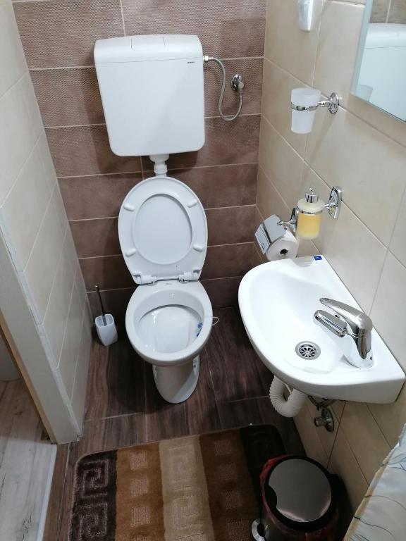 Koupelna v ubytování Prenoćište Day Holiday