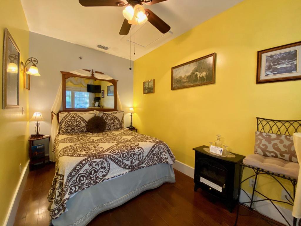 Penny Farthing Inn - Economy Queen Room
