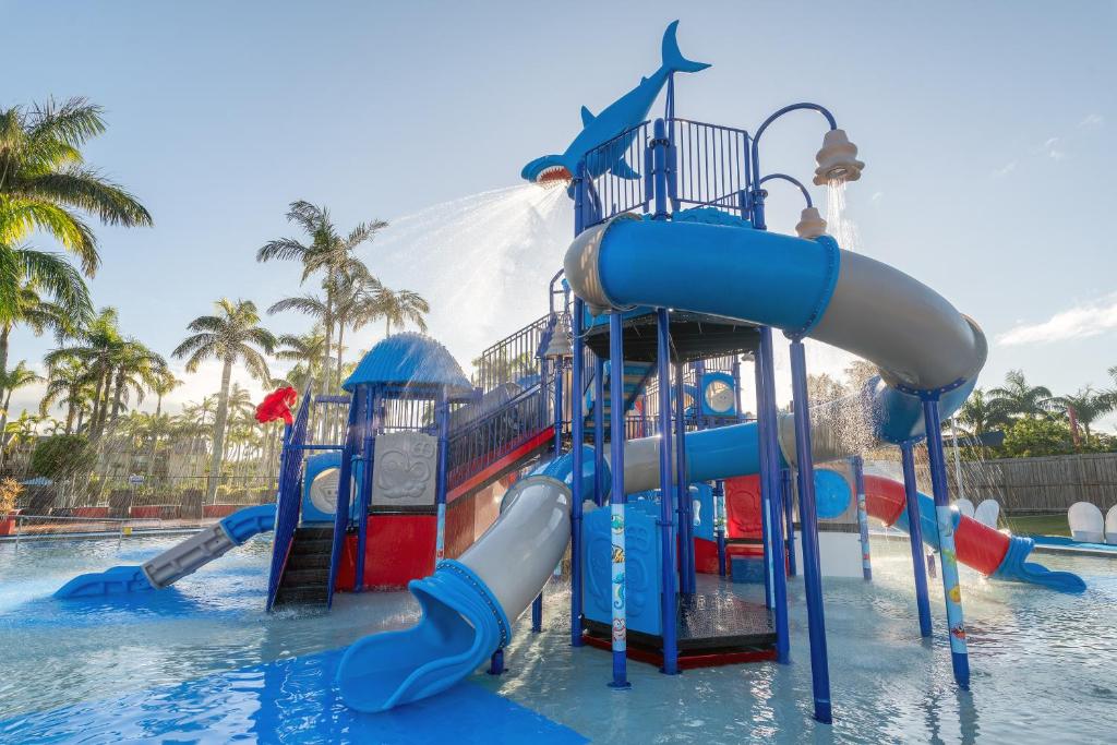 Bazén v ubytování Oaks Sunshine Coast Oasis Resort nebo v jeho okolí
