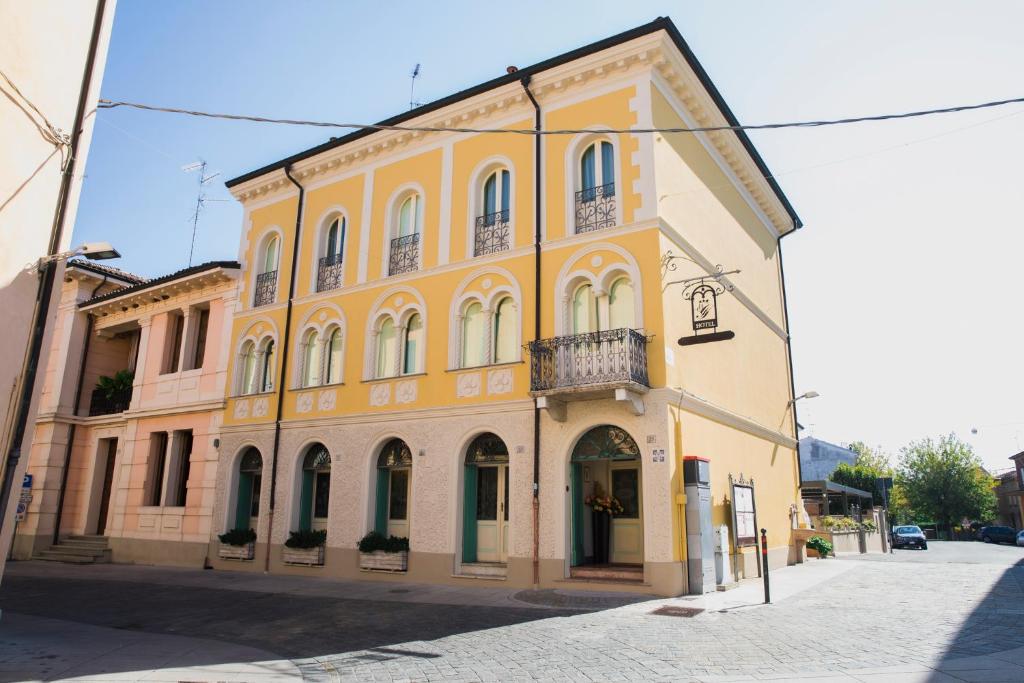 The building in which a szállodákat is located