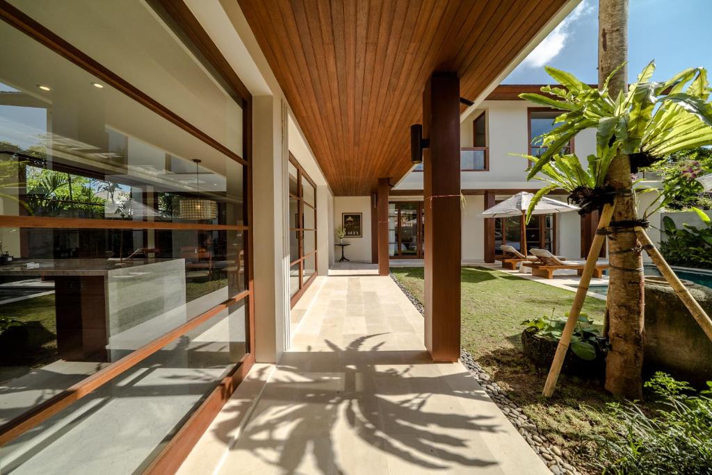 Villa Uma Berawa by Nakula - Villa Met Vijf Slaapkamers Met Privézwembad