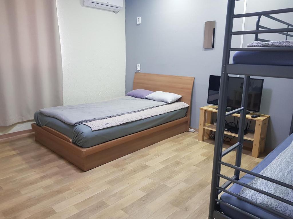 Sokcho & Guesthouse - Sala Familiar Con Baño Privado
