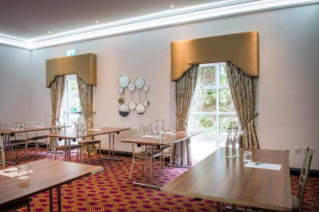 Cork's Vienna Woods Hotel & Villas - Resim 16