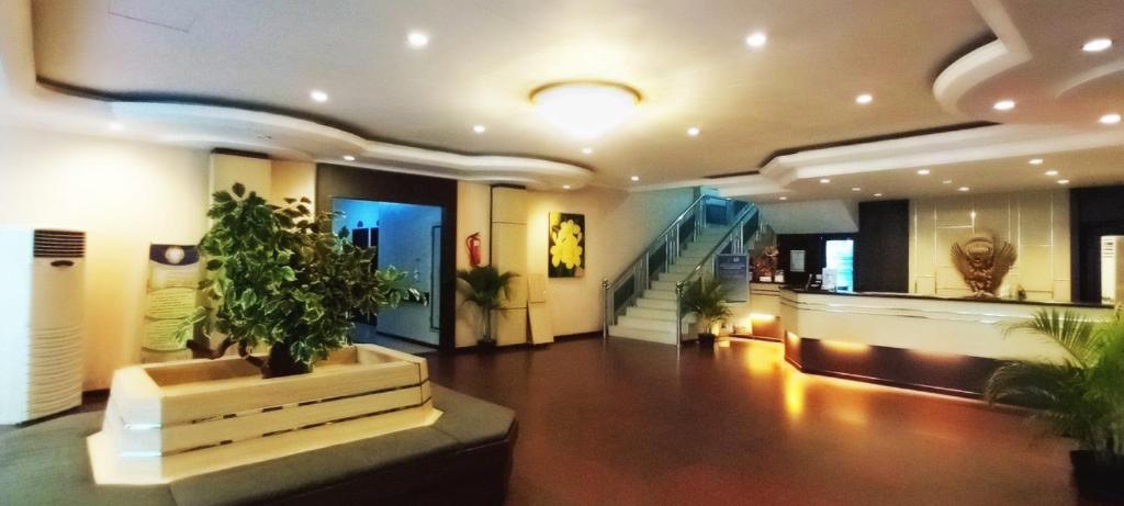 Vstupní hala nebo recepce v ubytování Merpati Hotel