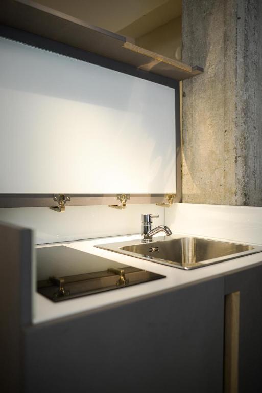 Kuchnia lub aneks kuchenny w obiekcie Exclusive Loft Salerno Centro