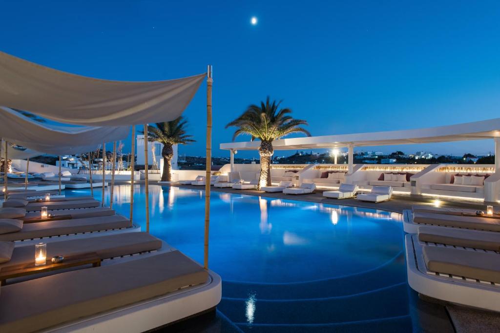 Bazén v ubytování Andronikos Hotel nebo v jeho okolí