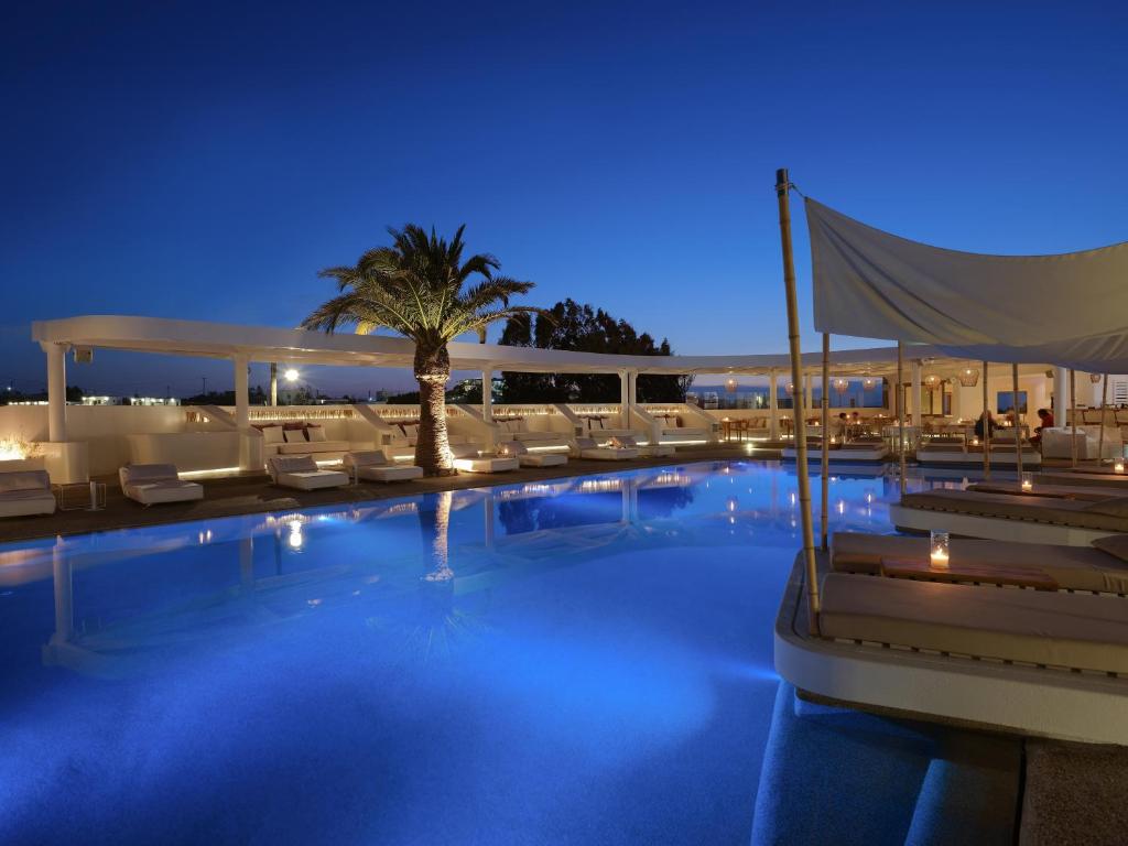 Bazén v ubytování Andronikos Hotel nebo v jeho okolí