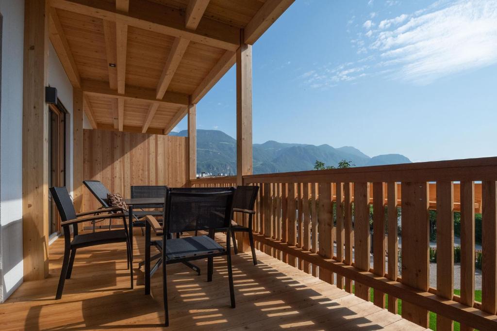 A balcony or terrace at Apt Zirbe - Nockerhof