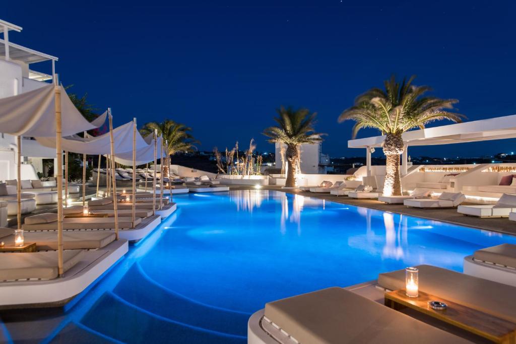 Bazén v ubytování Andronikos Hotel nebo v jeho okolí