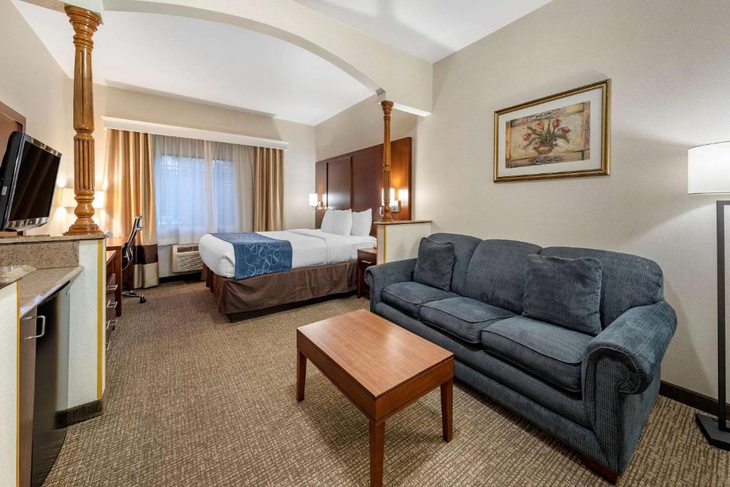 Comfort Suites