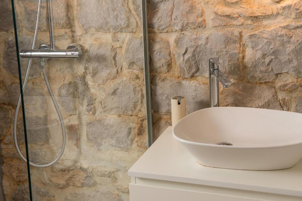 Koupelna v ubytování Sperone Hotel