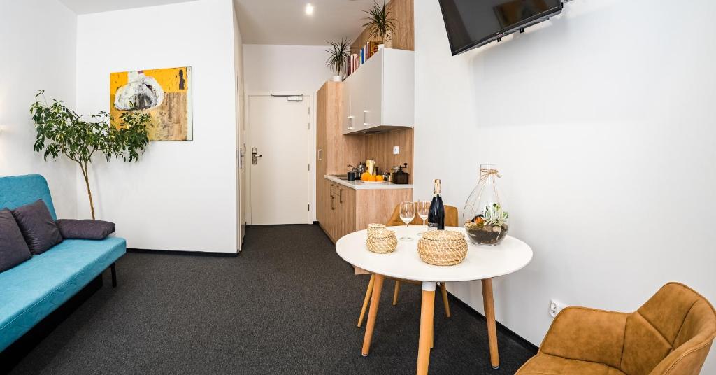 BYTOM SQUARE - Habitación Doble Grande