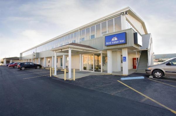Φωτογραφία από το άλμπουμ του America's Best Value Inn Litchfield σε Litchfield