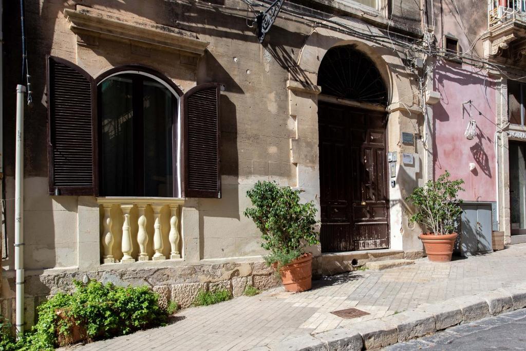 The building in which the holiday home is located