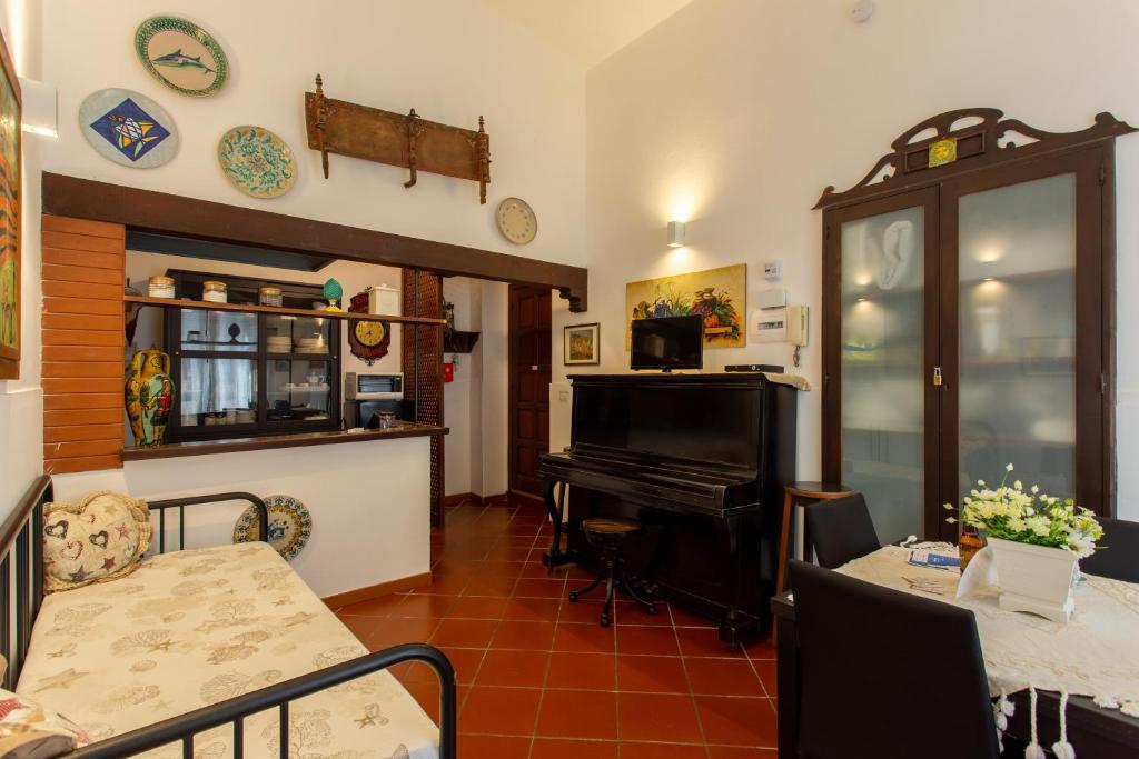 A kitchen or kitchenette at Le Dimore del Mito - Atalanta