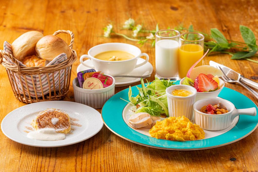 ホテルの敷地内または近くでの食事または食べ物