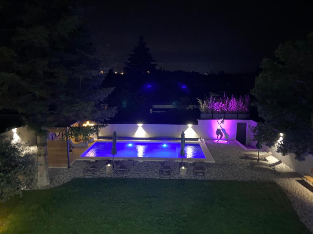 Bazén v ubytování D'OR Les Anges nebo v jeho okolí