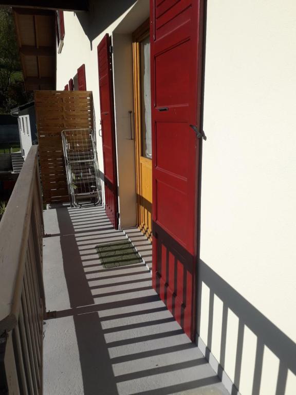 Enclos savoyard Appartement meublé 1chambre 1 canapé lits 3personnes - Apartment