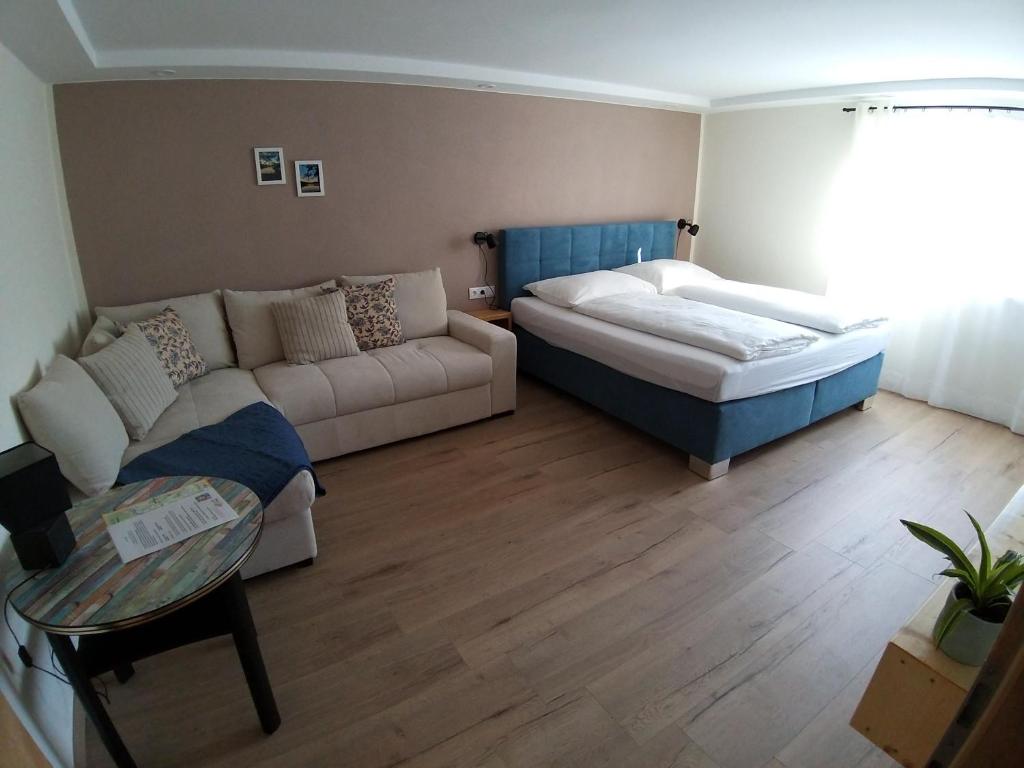Postel nebo postele na pokoji v ubytování CHILL&SLEEP Bad Ischl