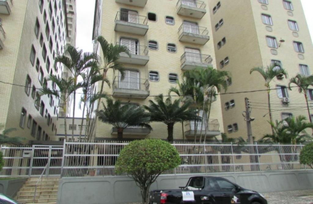  Apartamento na esquina da praia