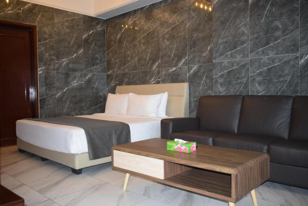 Grand Service Apartment @ Times Square - Superior Apartment