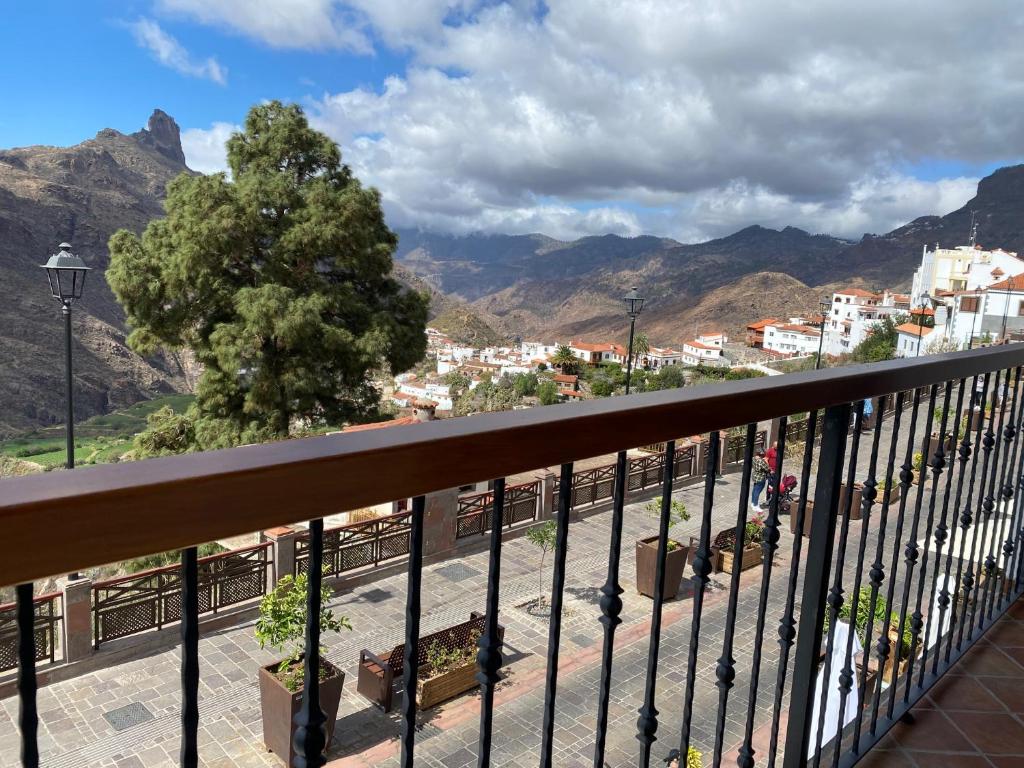 A general mountain view or a mountain view taken from Az apartmant