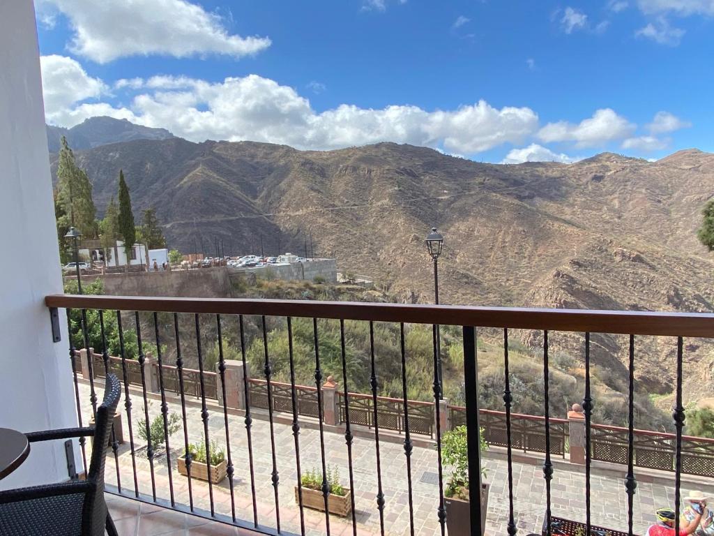 A general mountain view or a mountain view taken from Az apartmant