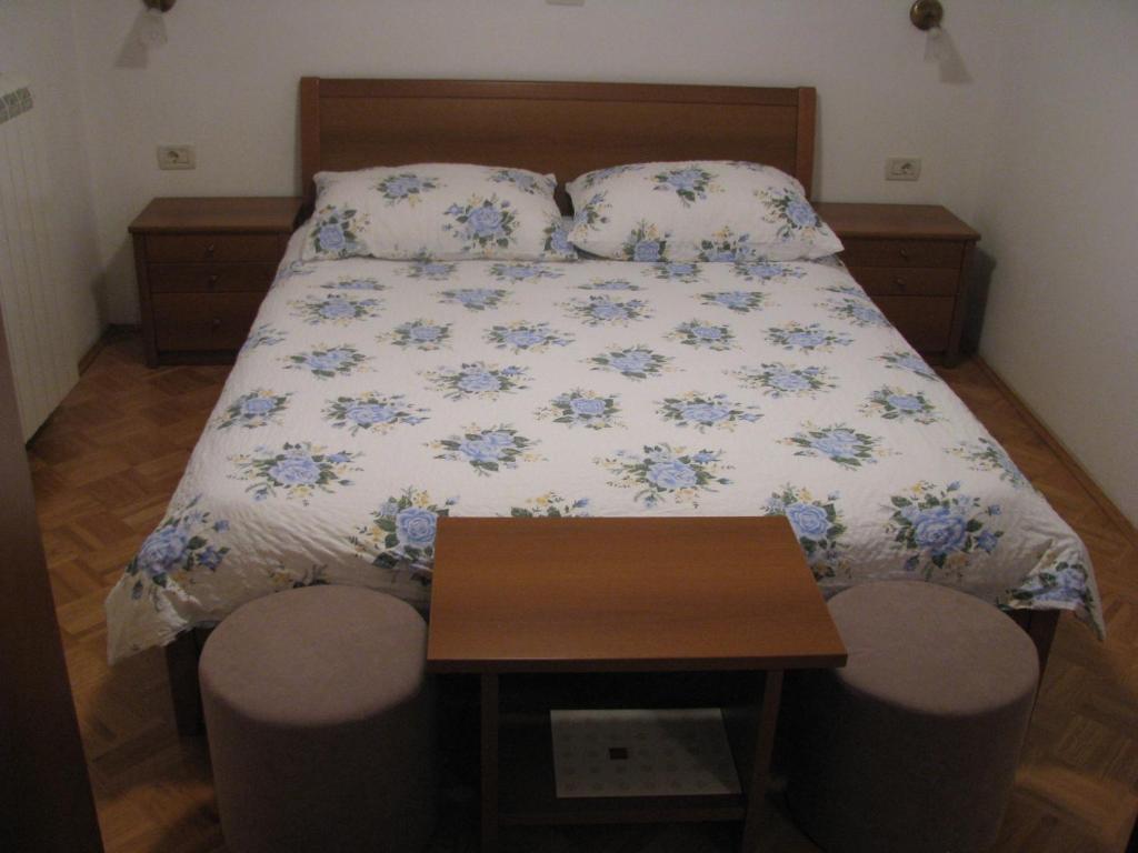 Postel nebo postele na pokoji v ubytování Tourist Farm Petelin-Durcik