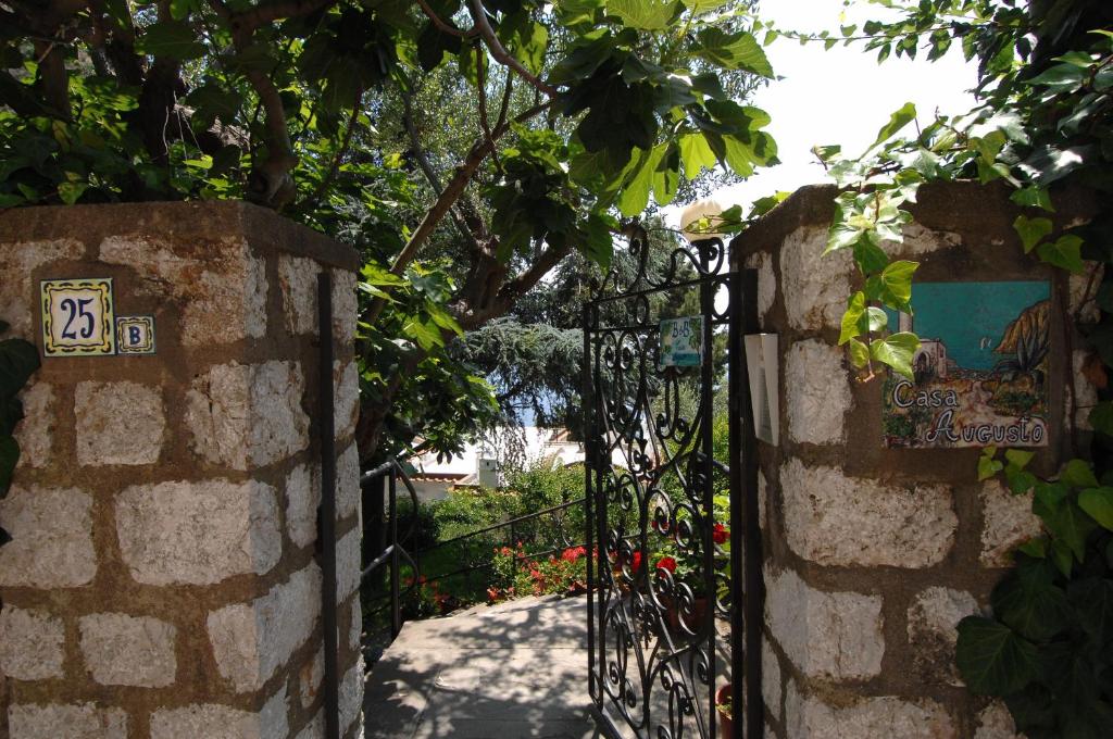 Fotografie z fotogalerie ubytování Casa Augusto B&B v Capri