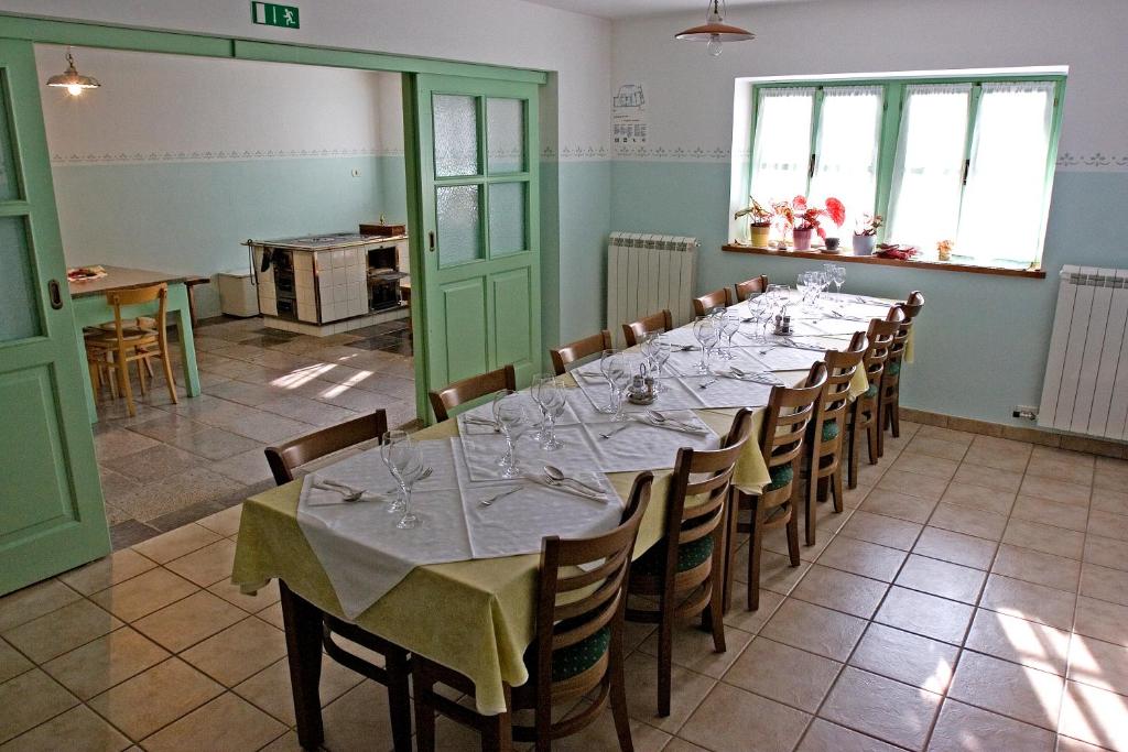 Kuchyň nebo kuchyňský kout v ubytování Tourist Farm Petelin-Durcik