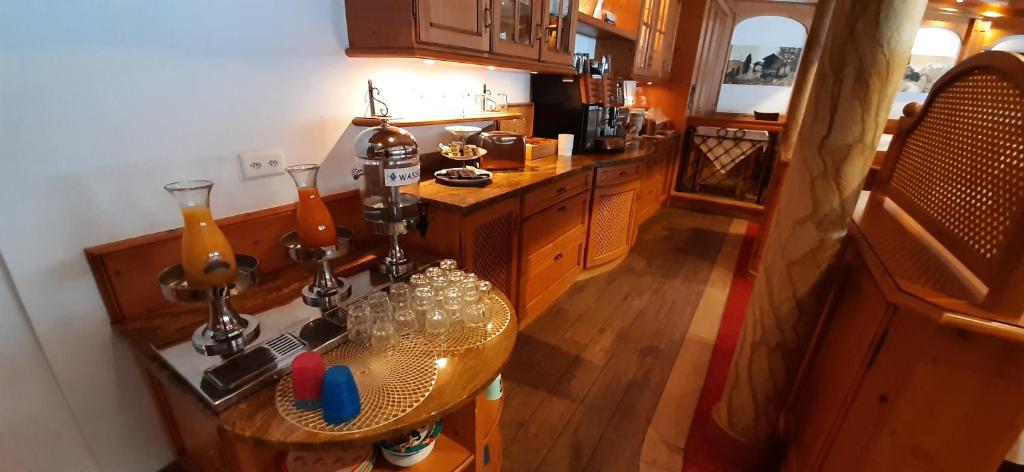 Cucina o angolo cottura di Ambassador Yellow Home