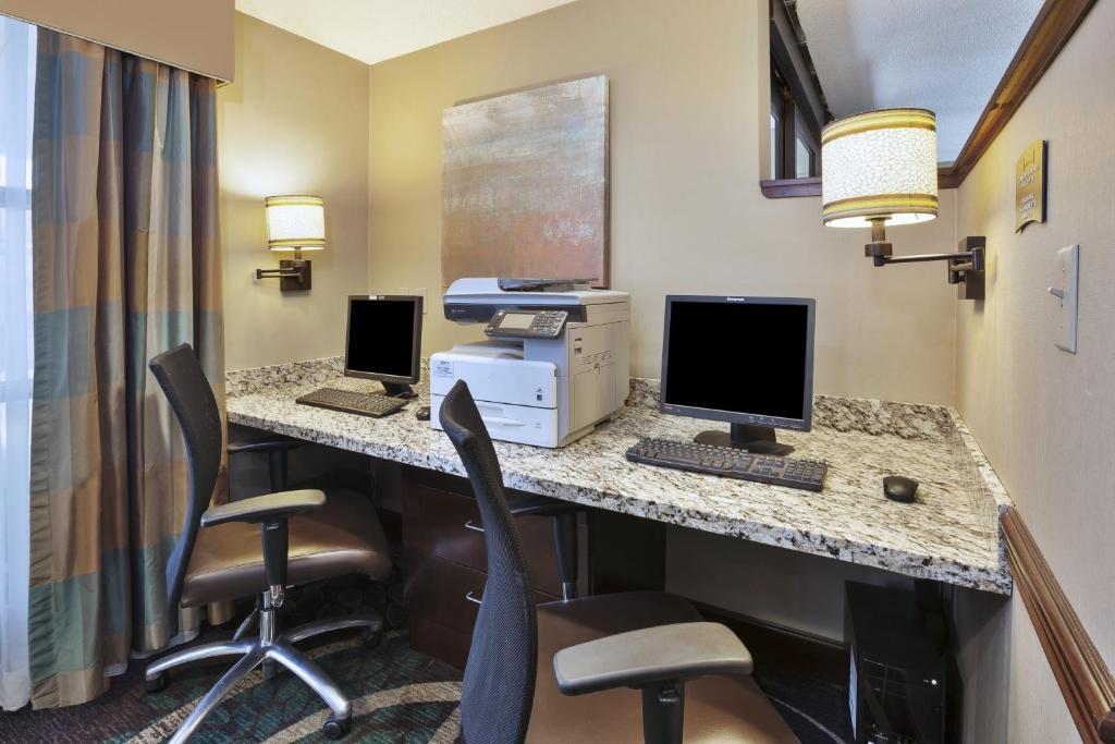 Staybridge Suites Columbia-Highway 63 & I-70 by IHG photo