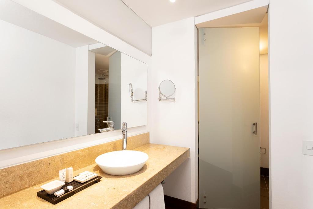 Hotel bh La Quintaにあるバスルーム