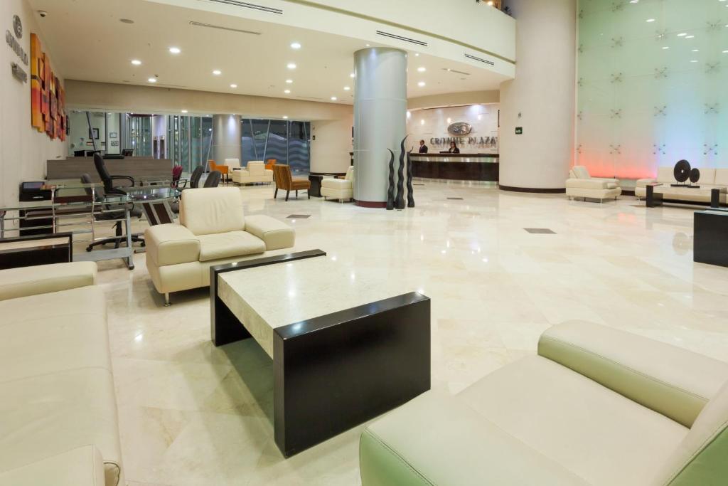Posezení v ubytování Crowne Plaza Leon by IHG