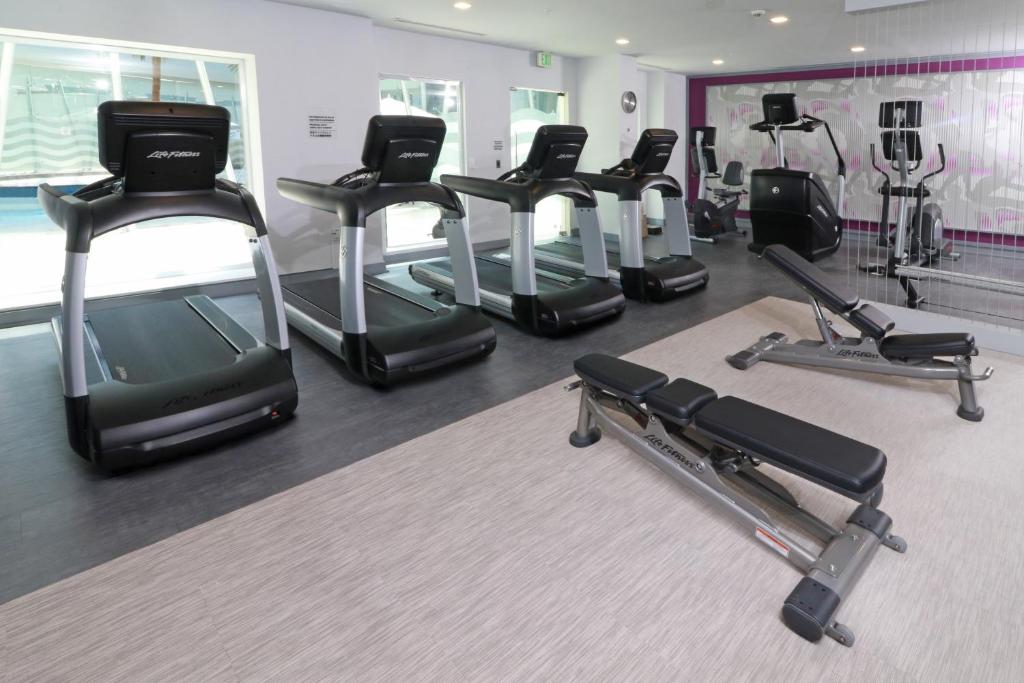 Fitness centrum a/nebo fitness zařízení v ubytování Crowne Plaza Leon by IHG