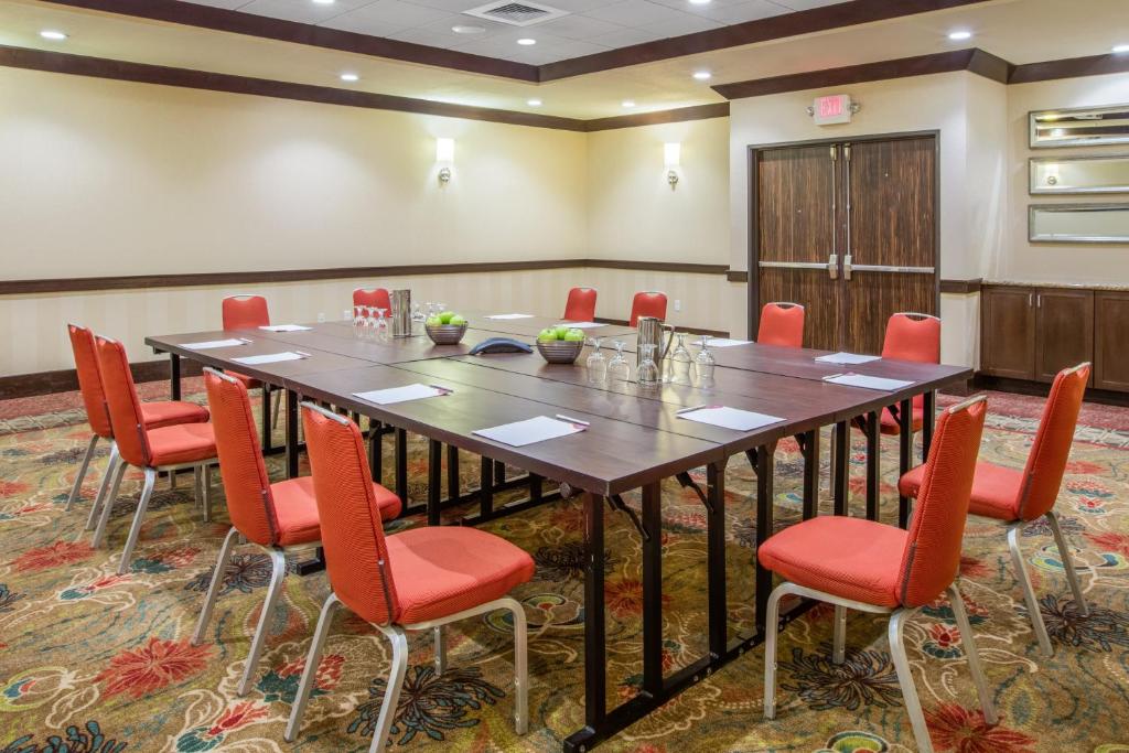 Konferenční prostory v ubytování Crowne Plaza Anchorage-Midtown by IHG