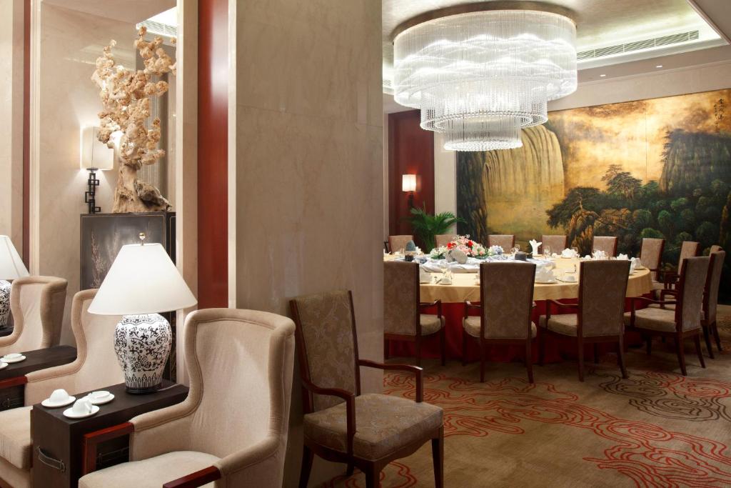 Posezení v ubytování Crowne Plaza Xiangyang by IHG