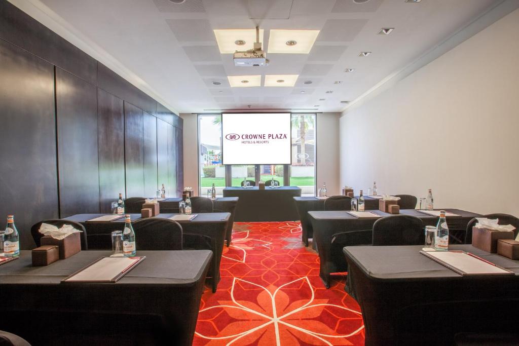 Crowne Plaza Yas Island by IHG - Resim 37