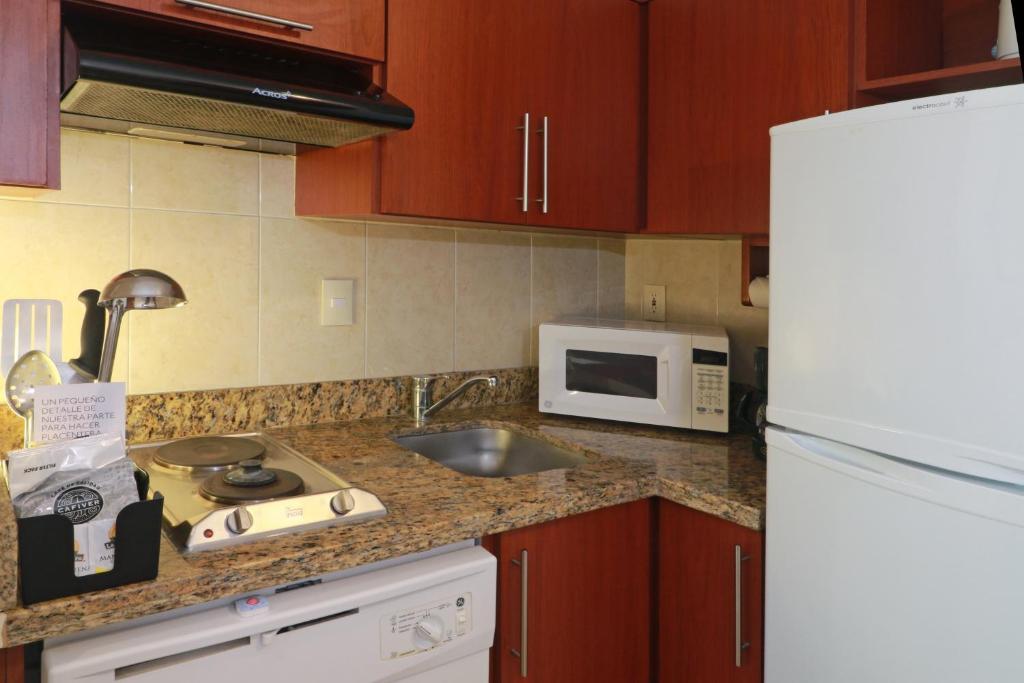 Kuchyň nebo kuchyňský kout v ubytování Staybridge Suites Queretaro by IHG