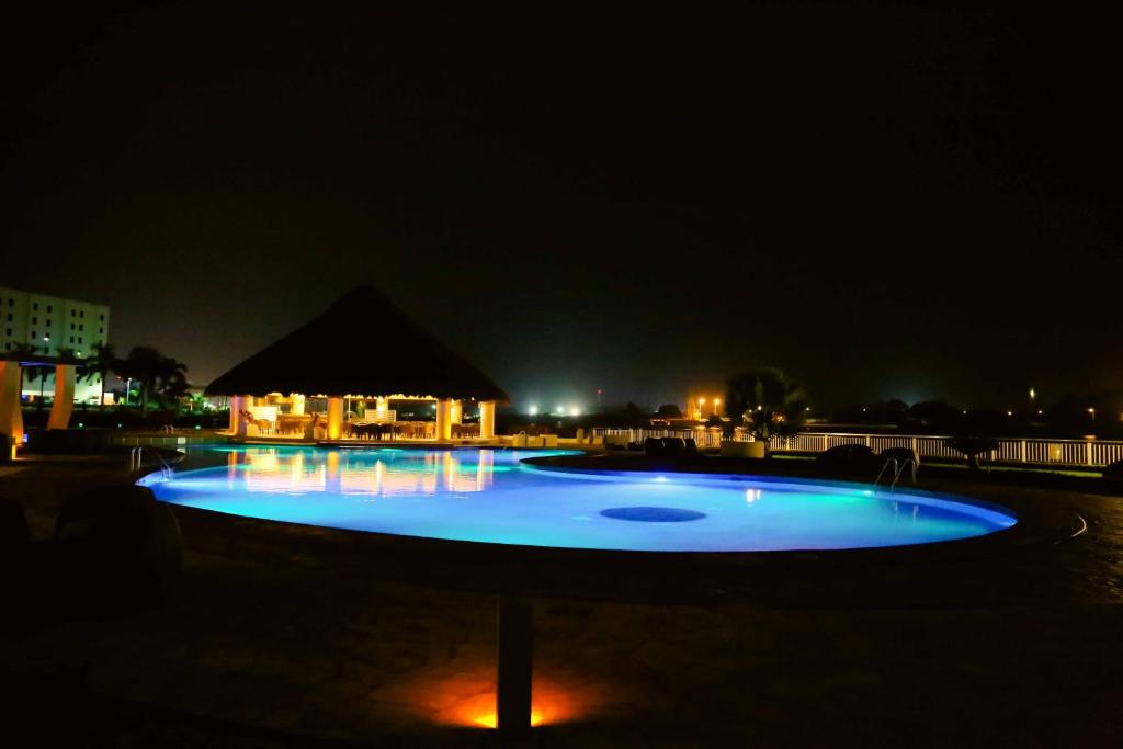 Bazén v ubytování Holiday Inn Tuxpan - Convention Center by IHG nebo v jeho okolí
