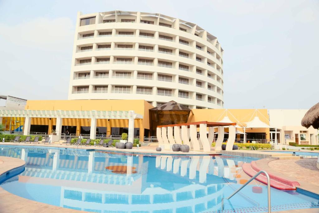 Bazén v ubytování Holiday Inn Tuxpan - Convention Center by IHG nebo v jeho okolí