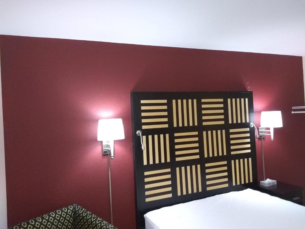 Red Crown Inn - Chambre De Luxe Queen