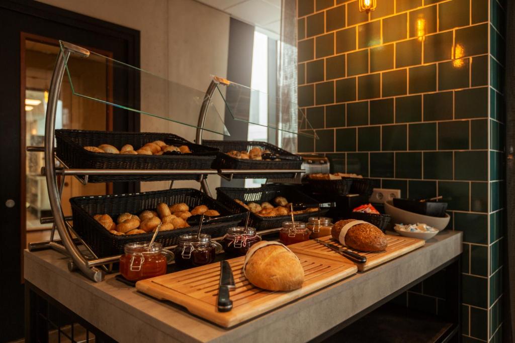 Holiday Inn - the niu, Fender Amsterdam - Resim 23