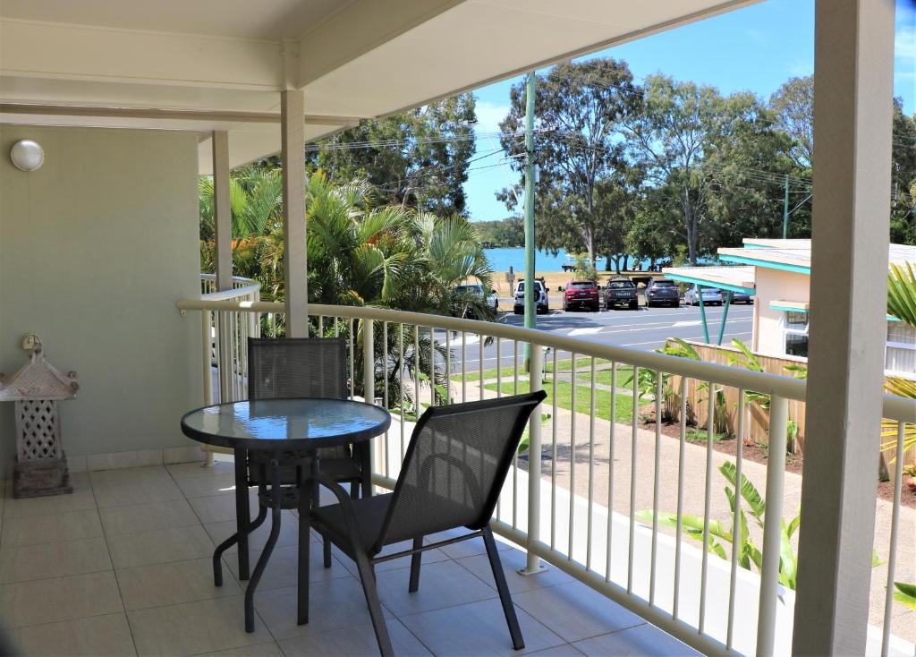 Noosa River Palms - One-Bedroom Apartment With River View