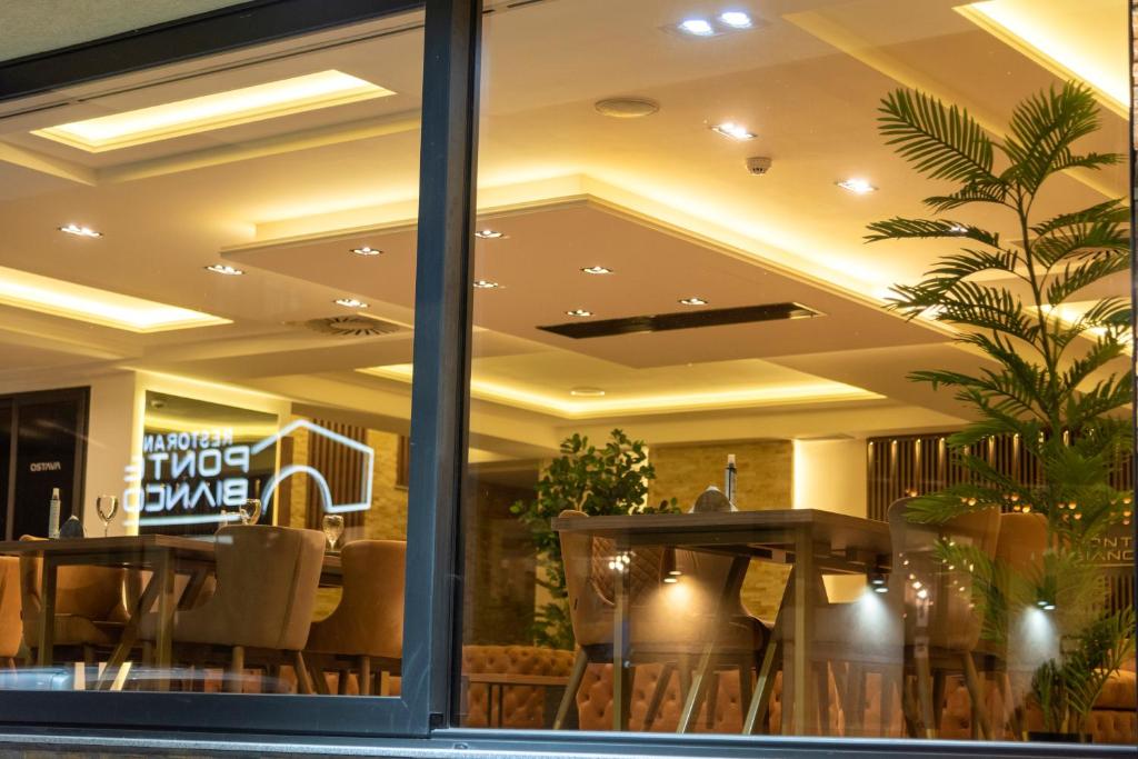 Restaurace v ubytování Hotel & Restaurant Ponte Bianco