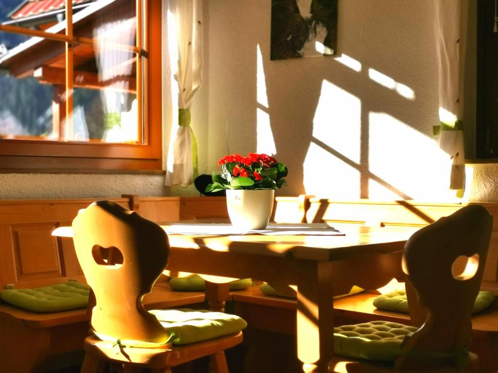 Posezení v ubytování Ferienwohnung Schlögelhofer