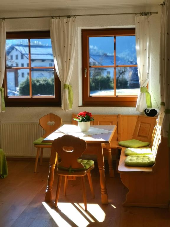 Posezení v ubytování Ferienwohnung Schlögelhofer