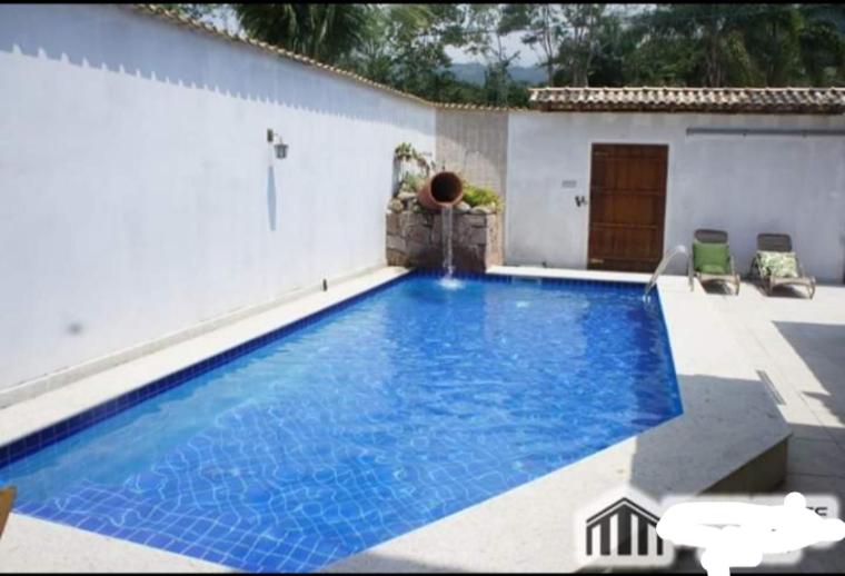  Sobrado com piscina a 1.5 km do centro histórico