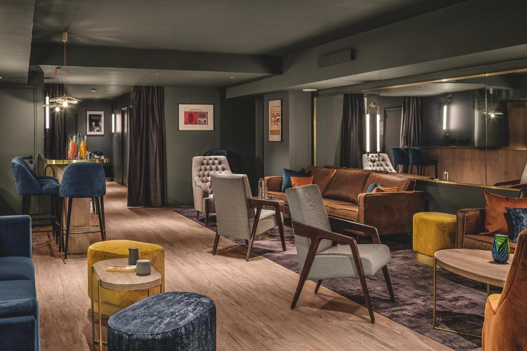 Posezení v ubytování PLEY Hotel