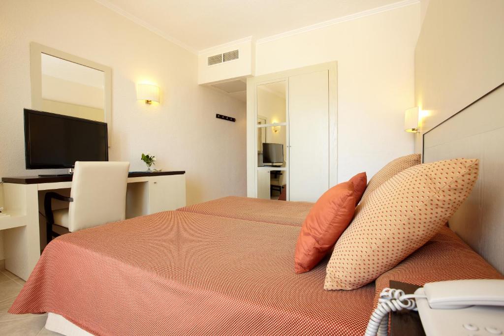TV a/nebo společenská místnost v ubytování Grupotel Imperio Playa